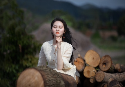 美女-环境人像-蜂蜜首发-女性-女人 图片素材