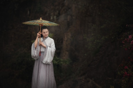 美女-环境人像-蜂蜜首发-古风-女性 图片素材