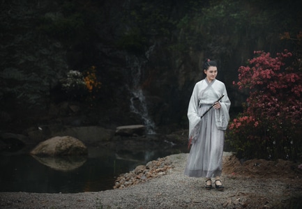 美女-环境人像-蜂蜜首发-古风-女性 图片素材