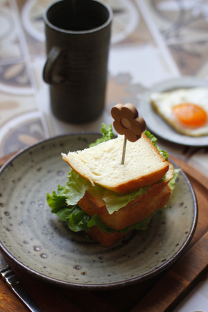 八月你好-图蓝丹-吐司面包-美食汇-生活仪式感 图片素材