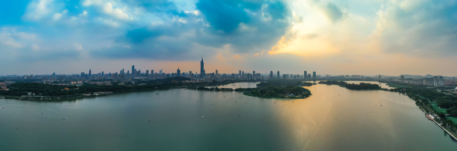 南京市-旅游目的地-著名景点-城市风景-湖面反光 图片素材