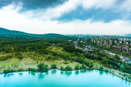 城市天际线-南京市-东郊风光-云天空-天际线 图片素材