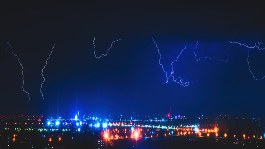 haida滤镜签约-闪电-雨-夜景-城市 图片素材