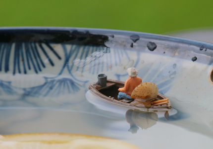 蜗牛乘船记-船夫载蜗牛-蜗牛-动物-软体动物 图片素材