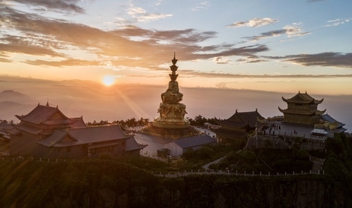 乐山市-峨眉山金顶-峨眉山-峨眉山金顶四面佛-夕阳 图片素材