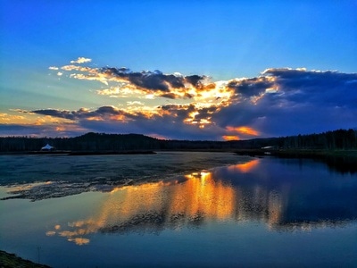 大兴安岭-夕阳-四月-冰河-手机摄影 图片素材
