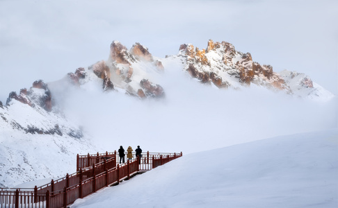 风光-雪山-云雾-自然-风光 图片素材