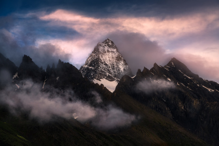 雪山-风光-风景-云雾-藏东南 图片素材
