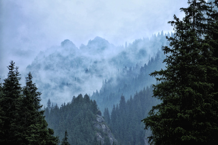 新疆-南山-山-山脉-山峰 图片素材