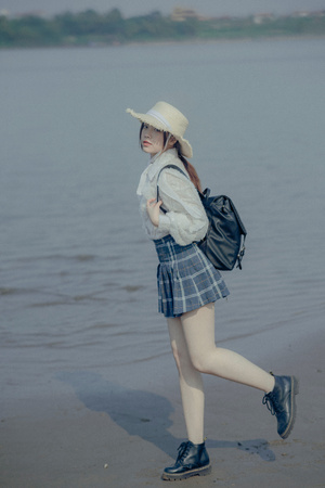 会修图的摄影师李阳-像素蜜蜂小助手-我要上封面-美女-女人 图片素材