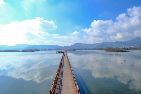 沿途风光-云南-红河州-白云-蓝天 图片素材