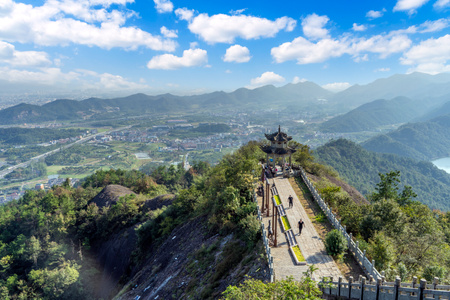 登上-爬山-旅行-城市-风景 图片素材