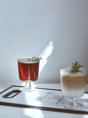 饮料-夏日特饮-咖啡-冰拿铁-美食 图片素材