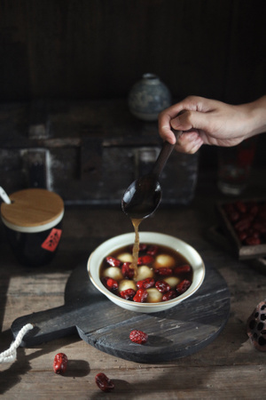 汤圆-中式-暗调-夏天-美食 图片素材