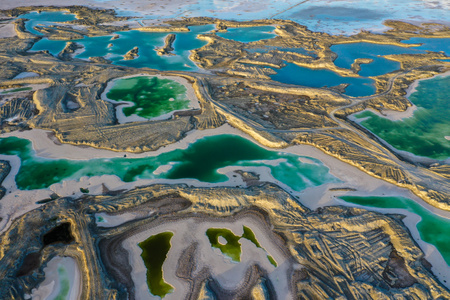 海西蒙古族藏族自治州-湖面-光线-翡翠湖-色彩 图片素材