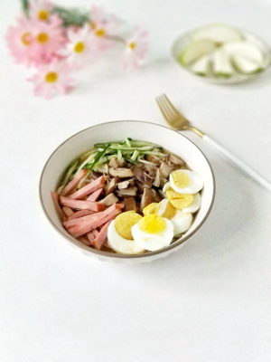 生活-人间百味-美食-宅家-食物 图片素材