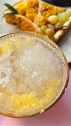 成都市-一人食懒饭-早餐-水果-我要上封面 图片素材