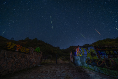 天文-星空-流星雨-夜景-山 图片素材