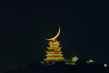 鸿恩寺-弯弯玄月-古建筑-阁楼-房屋 图片素材