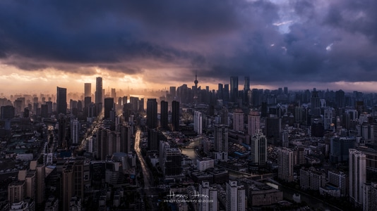 上帝视角-航拍-上海-台风-城市 图片素材