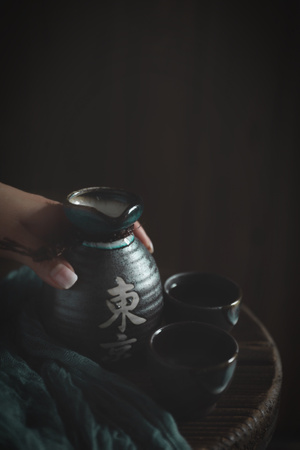 蓝调世界-静物拍攝-铁砂酒器-酒-日本清酒 图片素材