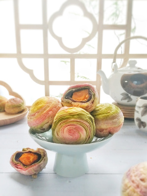 自制-美食-中式甜点-彩虹螺旋酥-手机 图片素材