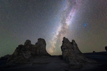 玲珑世界-夜晚-旅行-风光-宁静 图片素材