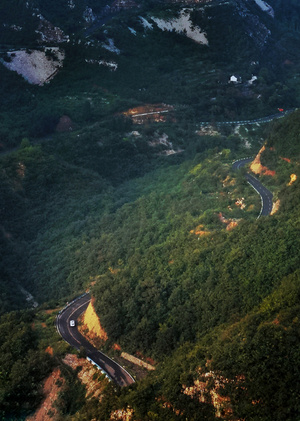晋城市-华为手机摄影-你好七月-山谷-风景 图片素材