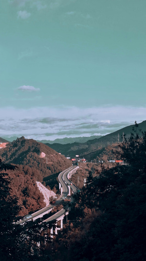 大山里-路-道路-公路-马路 图片素材