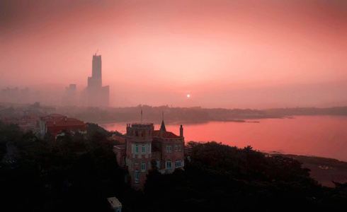 雾中-海边-城市-青岛-八大关 图片素材