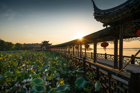 haida滤镜签约-风光-晨曦-古建筑-廊道 图片素材