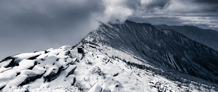 我要上封面-太白山-山顶雪景-南北分水岭-风景 图片素材
