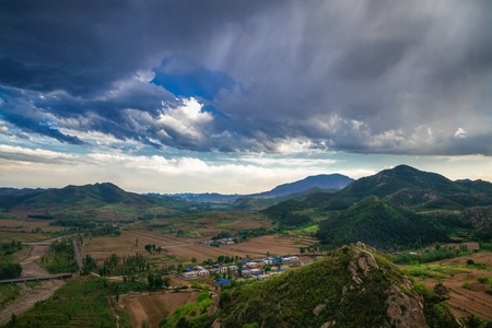 山雨-辽西-朝阳-砬子山-风光 图片素材