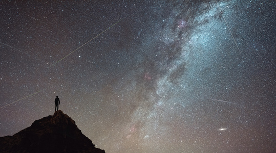 尼康-风光-旅行-流星雨-星空 图片素材