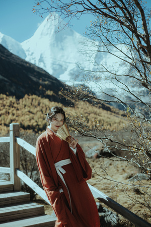 稻城亚丁-古风-汉服-人像-美女 图片素材