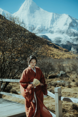 稻城亚丁-古风-汉服-人像-美女 图片素材
