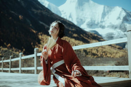 稻城亚丁-古风-汉服-人像-美女 图片素材