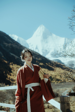 稻城亚丁-古风-汉服-人像-美女 图片素材