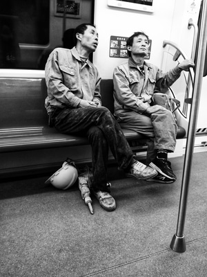 纪实-地铁印象-男人-男性-成人 图片素材
