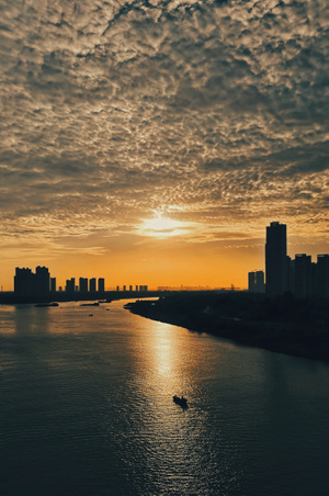 简约之美-七工匠-你好2020-极简-玲珑世界 图片素材