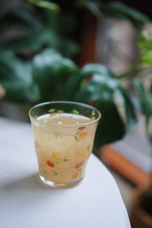 早餐-芝士焗吐司-牛油果鸡蛋三明治-桃胶银耳汤-挂耳 图片素材