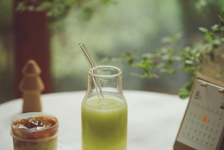 早餐-雪梨黄瓜汁-蔬菜鲜虾塔-土豆泥-日系 图片素材