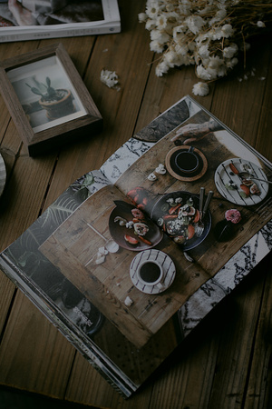 咖啡-咖啡下午茶-窗台-木板-美食书 图片素材
