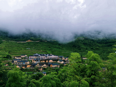 旅行-大山-云雾-村舍-风光 图片素材