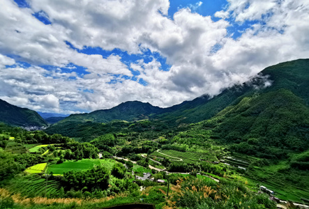 旅行-山景-云色-风光-我要上封面 图片素材