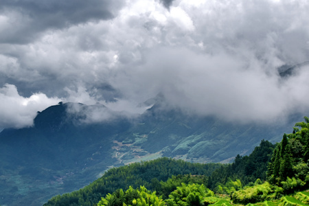 旅行-大山-云雾-风光-你好七月 图片素材