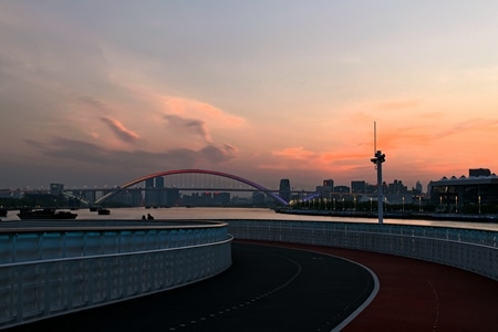 城市-滨江-云色-景观-我要上封面 图片素材