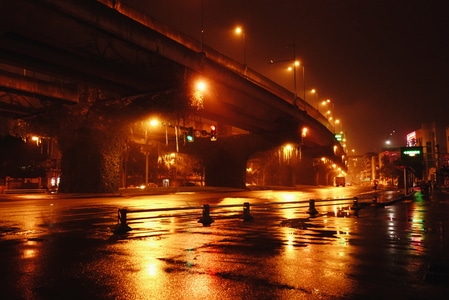成都-夜景-下雨天-光影-夜景 图片素材