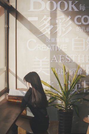 我要上封面-书店-书-女孩-女生 图片素材