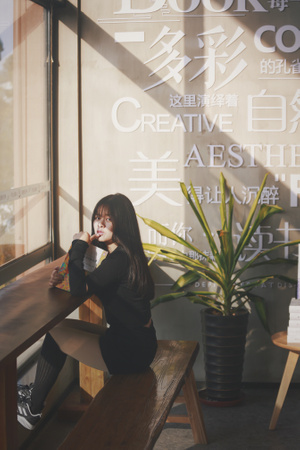我要上封面-书店-书-女孩-女生 图片素材